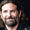 O ator Bradley Cooper está com um novo romance, segundo o site Page Six (Reprodução)