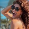 Juliana Paes encantou fãs e seguidores em fotos de biquíni à beira da piscina (Instagram)