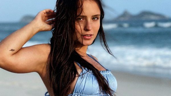 Larissa Manoela deixa internautas babando com registro de biquíni (Instagram)