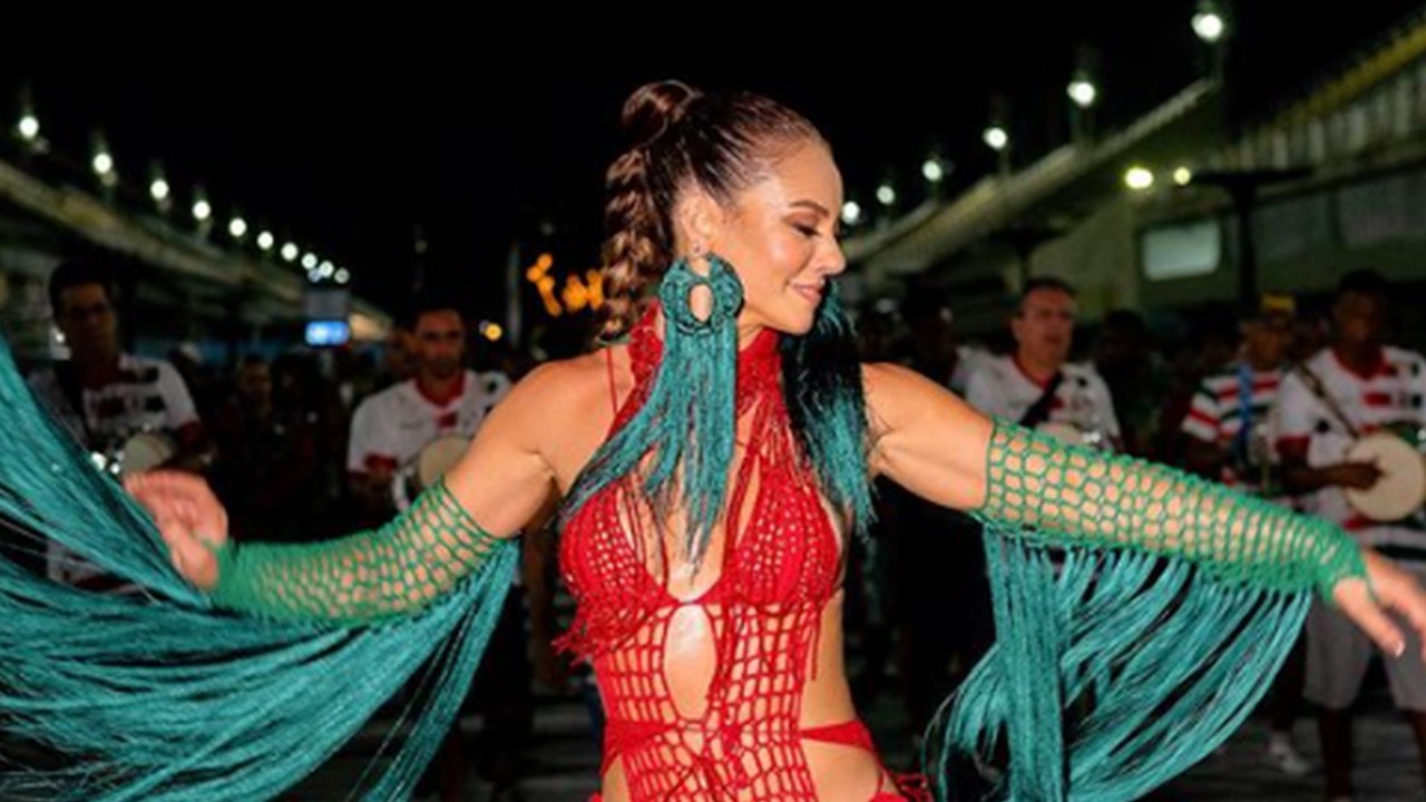 Paolla Oliveira surge linda e leve em lembrança de carnaval (Instagram)