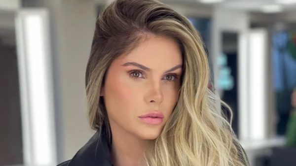 Barriga de Bárbara Evans choca seguidores quatro meses após o parto (Instagram)