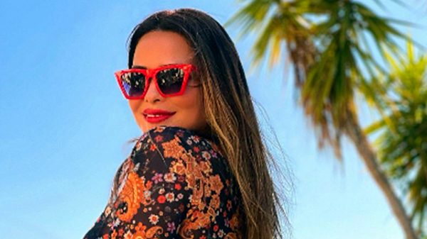 Geisy Arruda provocou reações dos seguidores ao posar de fio-dental(Instagram)