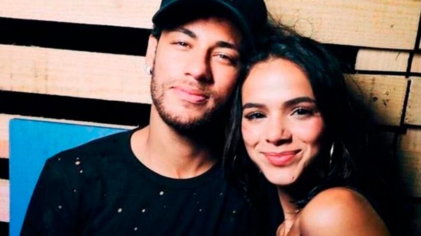 Bruna Marquezine revelou, em podcast, segredos do tempo em que namorou Neymar