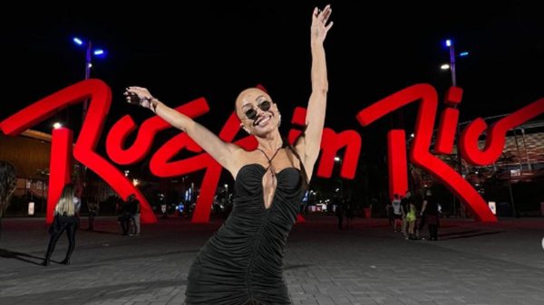 Sabrina Sato chegou em grande estilo no Rock In Rio e arrasou