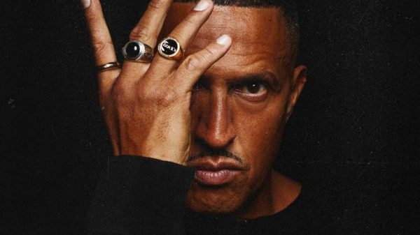 Mano Brown comanda o podcast de sucesso "Mano a Mano" (Divulgação)