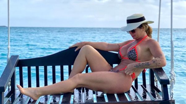 Viviane Felício elevou o clima com muita beleza e dancinha nas redes (Instagram)