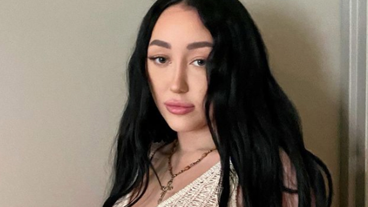 Noah Cyrus provocou reações dos seguidores com clique sensual nas redes (Instagram)