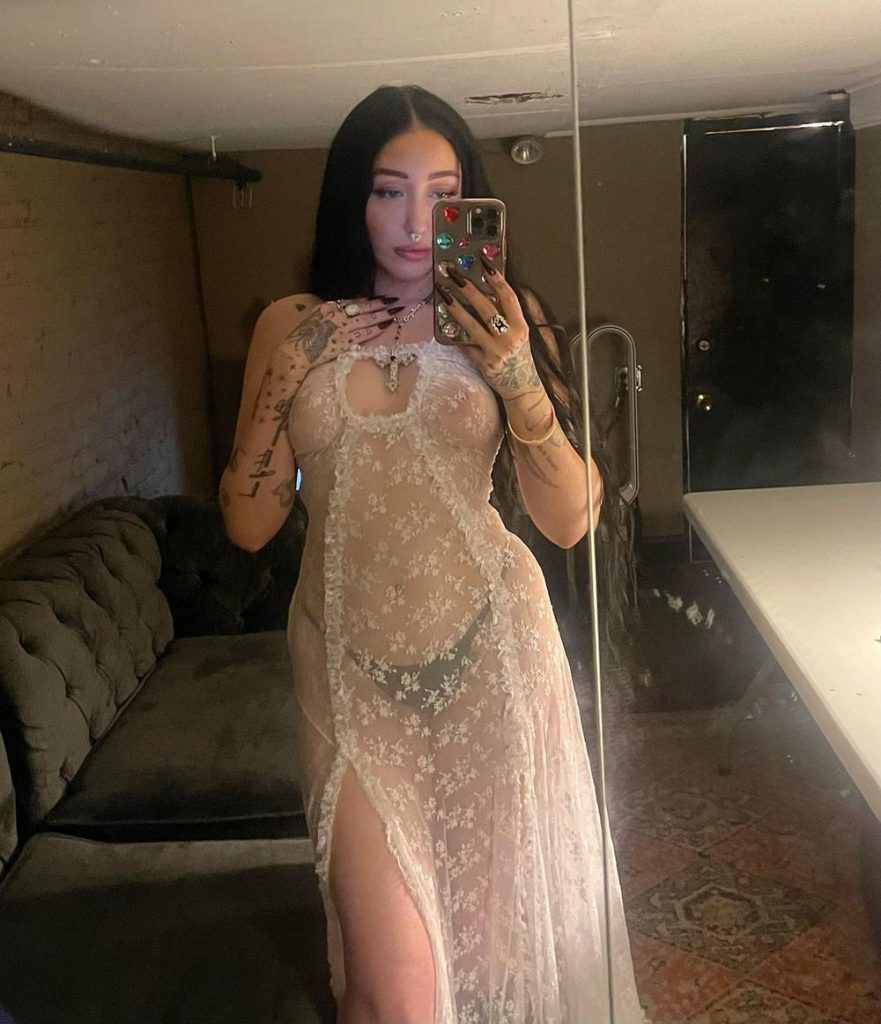 A cantora Noah Cyrus, irmã de Miley Cyrus — Foto: Reprodução/Instagram