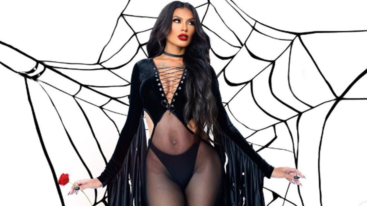 Pocah enlouquece seguidores com fantasia ousada de Halloween (Instagram)