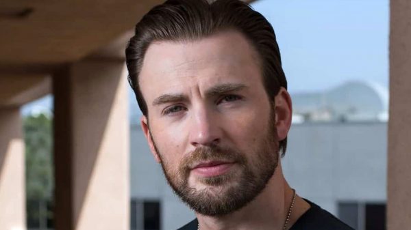 Chris Evans, 41 anos, eleito pela revista People o "Homem vivo mais sexy" em 2022 (Reprodução)