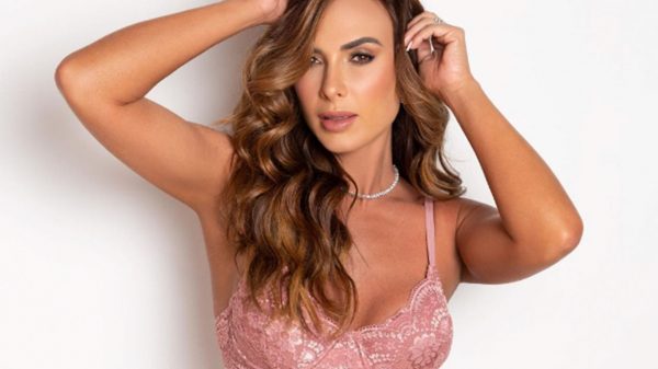 Nicole Bahls encanta seguidores e mostra boa forma em ensaio (Instagram)