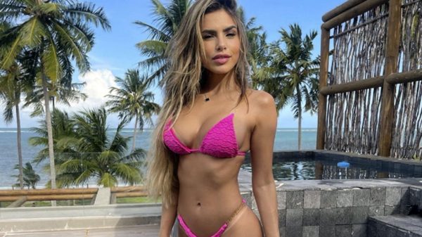 Erika Schneider esbanja boa forma em vídeo e ganha elogios (Instagram)