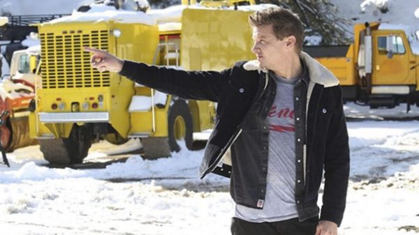 Ator Jeremy Renner sofreu acidente grave com snowcat (Instagram)