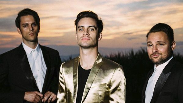 Brendon Urie (centro) anunciou o fim do Panic At The Disco (Divulgação)