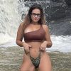 Geisy Arruda exibe seus atributos em banho de cachoeira recente (Instagram)