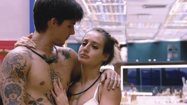 Gabriel Tavares e Bruna Griphao vivem relacionamento polêmico no BBB 23 (Reprodução)