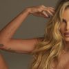 Yasmin Brunet elevou o clima em live nas redes debaixo do chuveiro (Instagram)