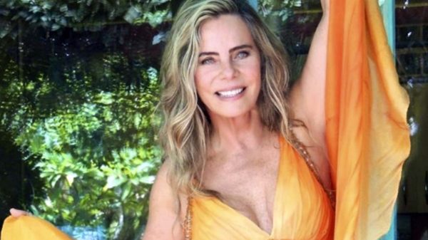 Bruna Lombardi impressiona com sua beleza estonteante aos 70 anos (Instagram)