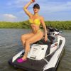 Kelly Key posa no jet-ski e arrasa com seu corpaço