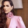 Deborah Secco arrasa corações em registro com vestido decotado nos stories (Instagram)