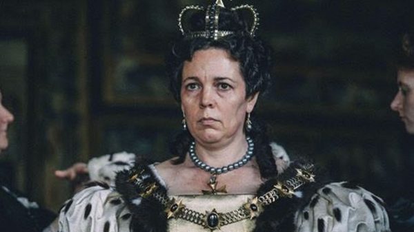 Olivia Colman como Rainha Anne em “A Favorita”