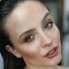 Larissa Manoela surge com visual bem diferente em cliques e surpreende fãs