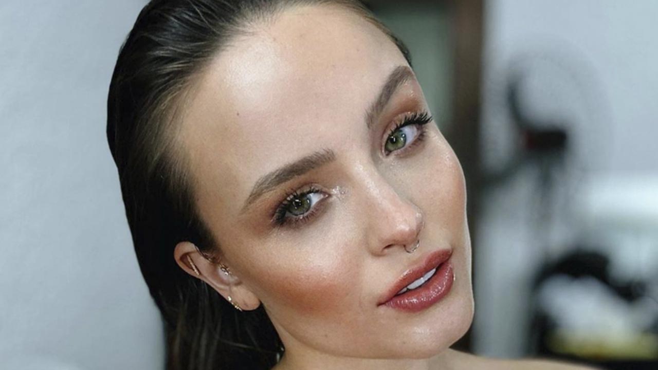 Larissa Manoela surge com visual bem diferente em cliques e surpreende fãs