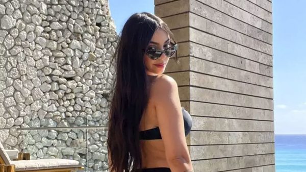 Nyvi Stephan exibe corpo escultural de biquíni e deslumbra seguidores nas redes (Instagram)