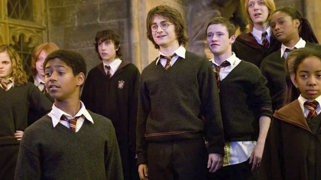 Alfred Enoch interpretou o bruxo Dino Thomas na saga de Harry Potter