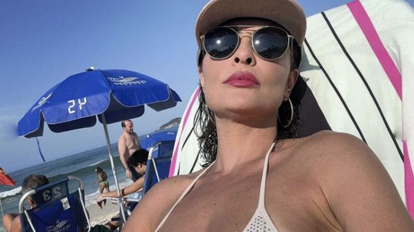 A atriz Juliana Paes encantou fãs e seguidores com sequência de fotos publicada nesta segunda