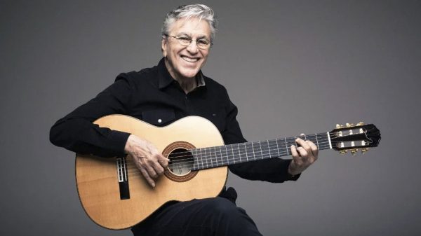 Caetano Veloso apresenta seu concorrido show em São Paulo