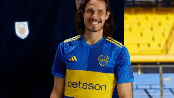 O jogador uruguaio Cavani é um dos ídolos atuais do Boca Juniors da Argentina (Foto: Divulgação)