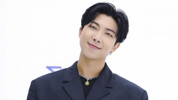 RM, astro do K-Pop como grupo BTS, está de idade nova!