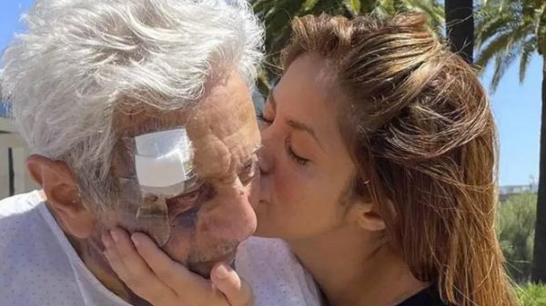 Shakira com seu pai, William Mebarak, de 91 anos