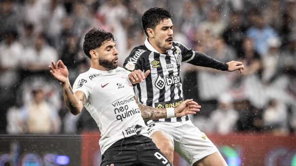 Corinthians reclamou muito do árbitro Anderson Daronco