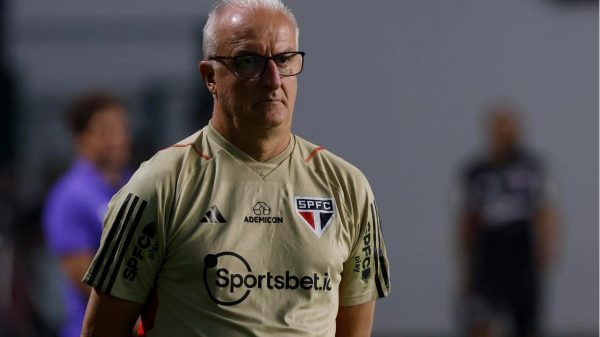 Dorival Júnior sobre goleada: "Foi vergonhoso, assumo a culpa" (Foto: SPFC Net)