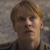 Louis Hofmann, da série Dark, no trailer de "Toda Luz Que Não Podemos Ver"