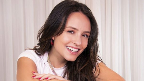 Larissa Manoela movimentou as redes e ganhou elogios dos seguidores nesta quinta, 26