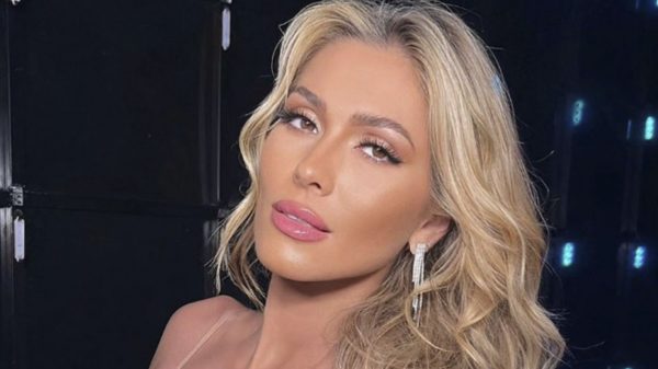 Lívia Andrade renova o bronzeado com fio-dental vermelho e provoca furor nas redes