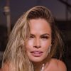 Ex-BBB Nati Casassola compartilhou trechos de um ensaio ousadíssimo no perfil do Instagram e causou