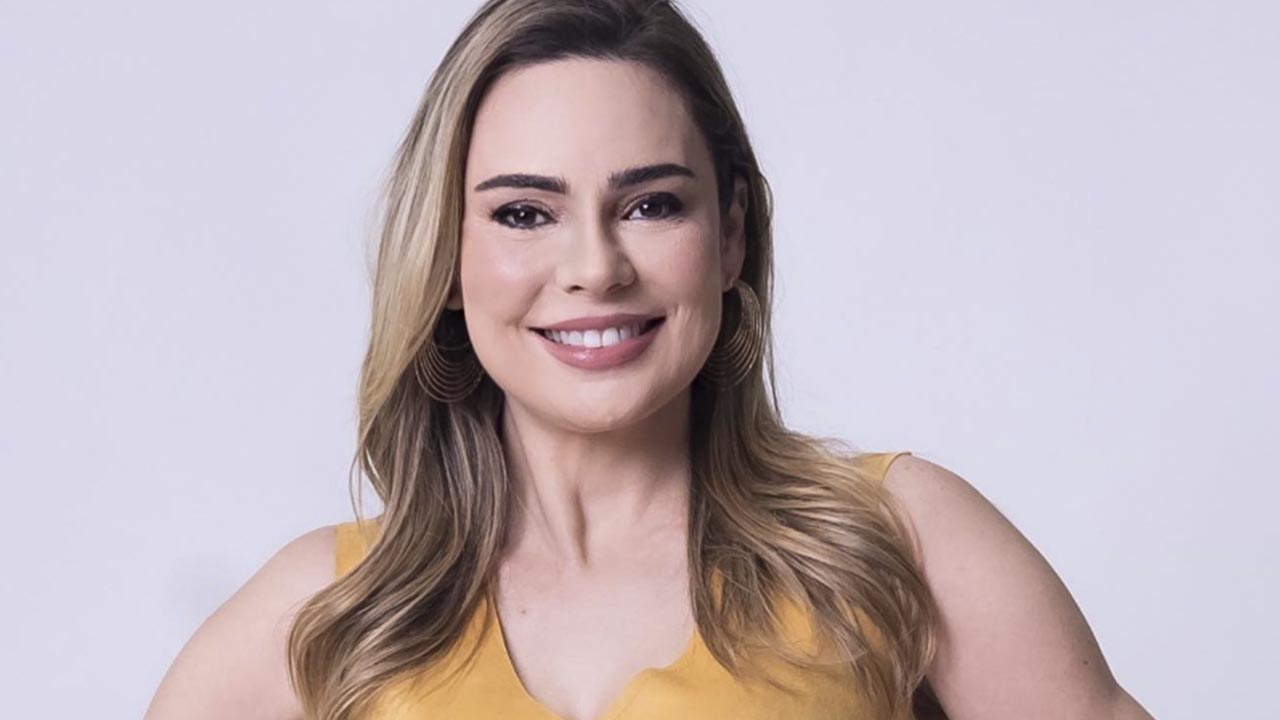 Rachel Sheherazade enviou mensagem em vídeo para os fãs após ser expulsa da Fazenda