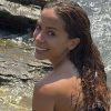 Anitta encantou seguidores mostrando sua beleza natural e corpaço na cachoeira