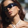 Anitta grava clipe na favela e ostenta boa forma, para delírio dos fãs e seguidores