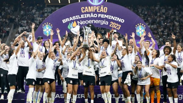 Corinthians deu show e foi campeão do Paulistão