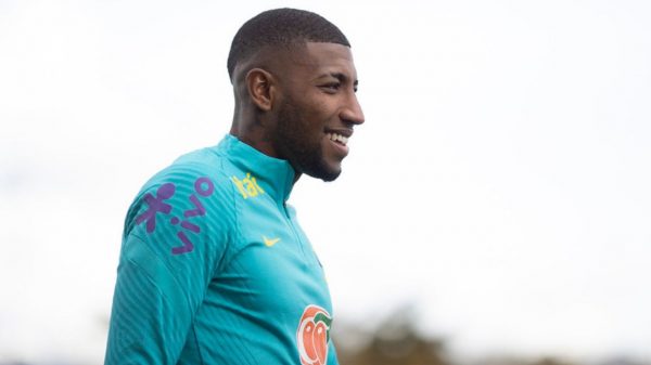 Emerson Royal não tem muita moral com a torcida do Tottenham