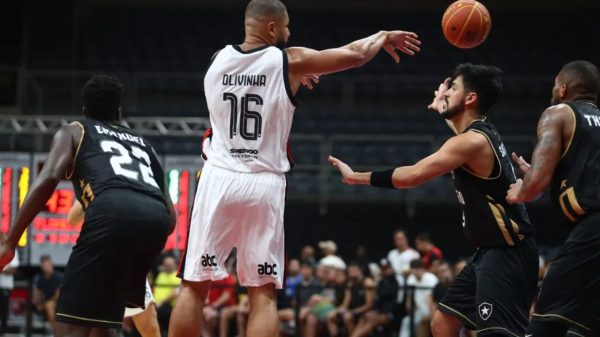 Flamengo atropelou o rival no NBB