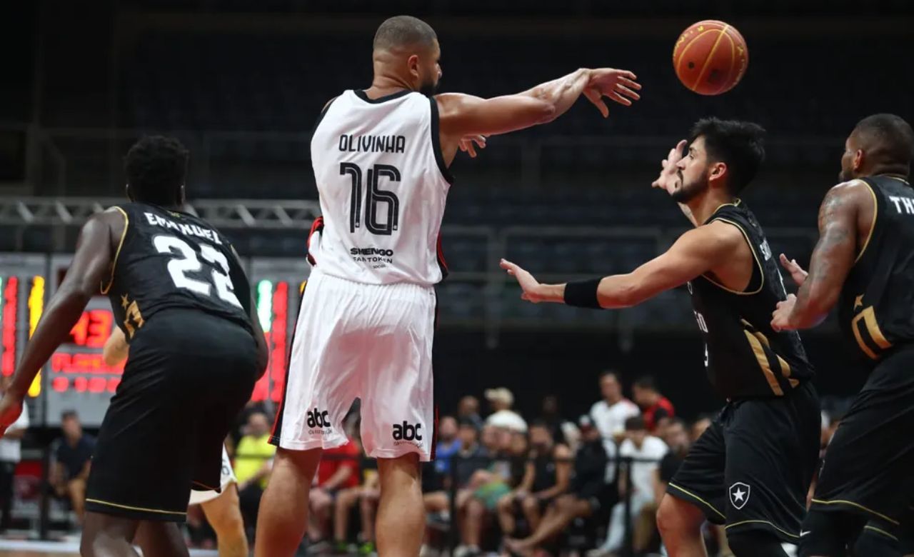 Flamengo atropelou o rival no NBB