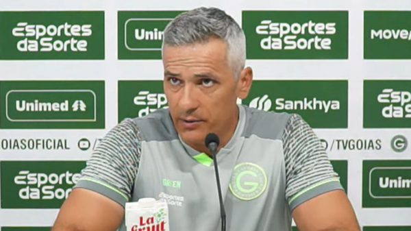 Goiás demitiu o técnico Armando Evangelista