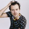 Harry Styles mostra novo visual em aparição com nova namorada em Las Vegas