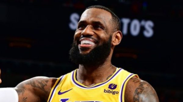 LeBron James foi bem, mas não evitou derrota dos Lakers